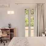 Rhakotis לואורדטה