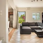 וילה Rhakotis